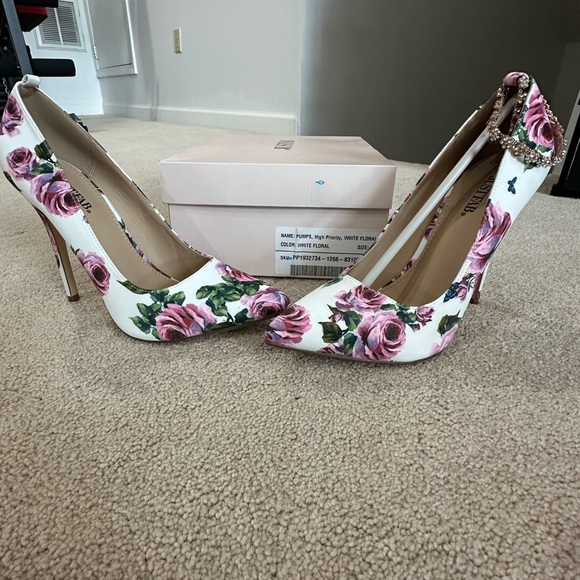 JustFab White and Pink Floral Heels - Picture 1 of 5